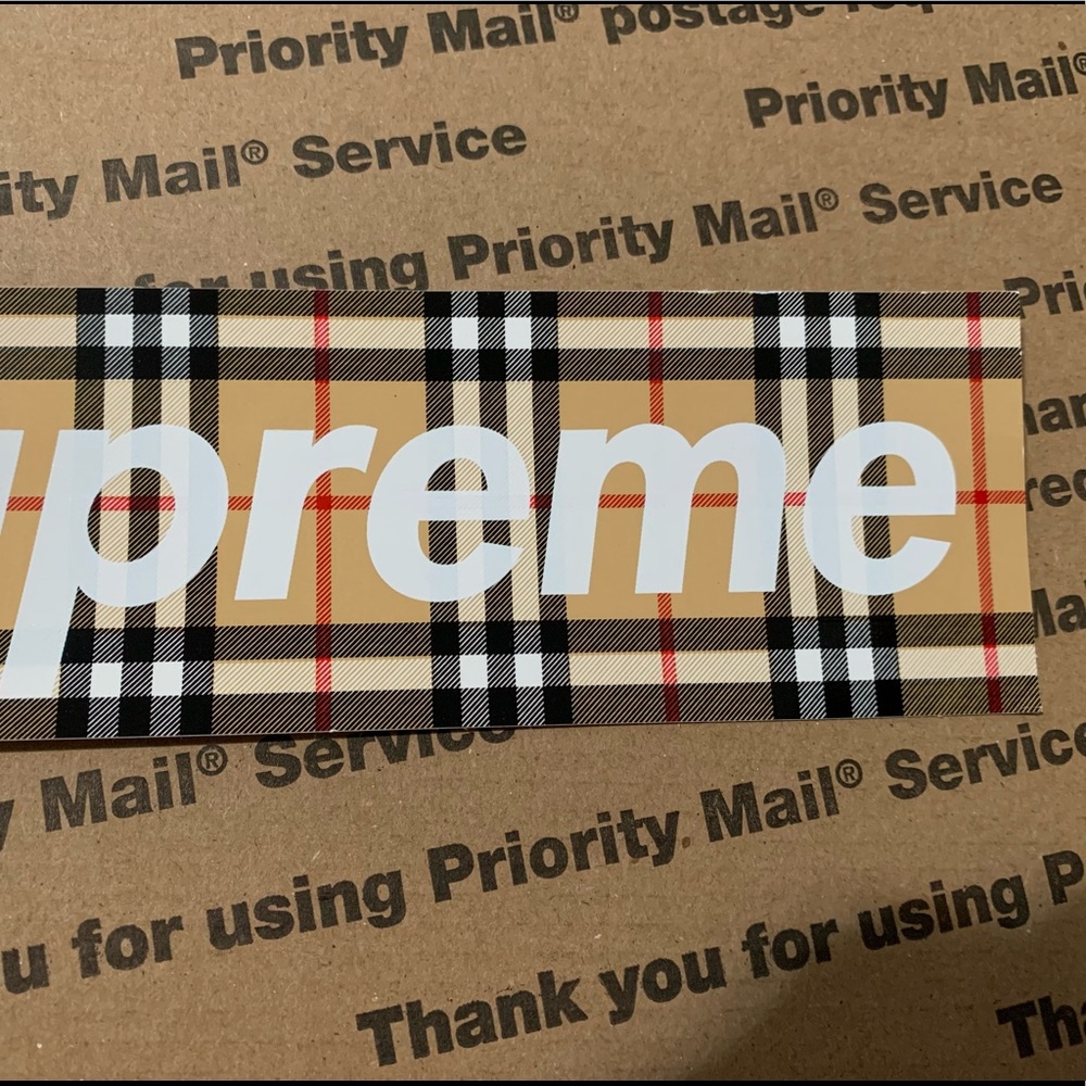 Supreme x Burberry Box Logo Sticker - Picture 5 of 9